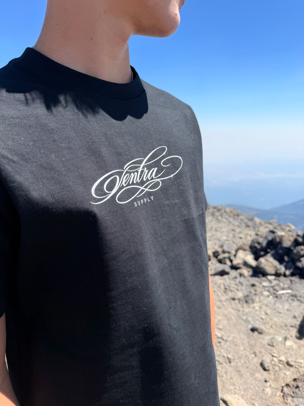 New drop black Ventra tee