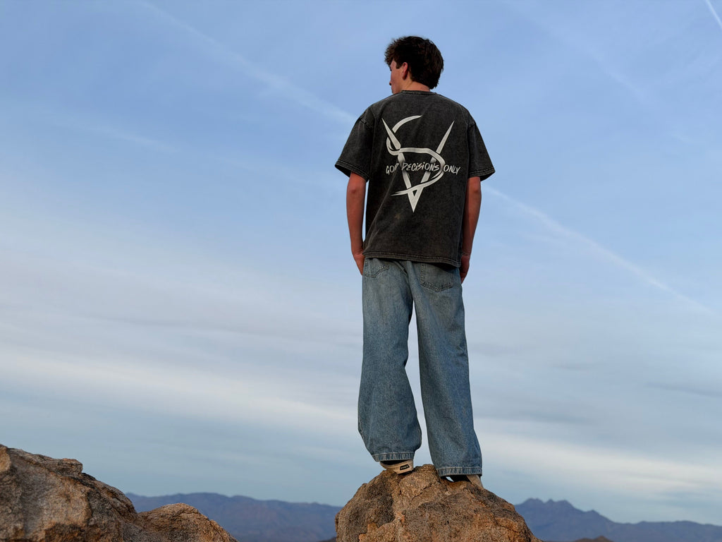 Oversized good decisions only, Ventra tee